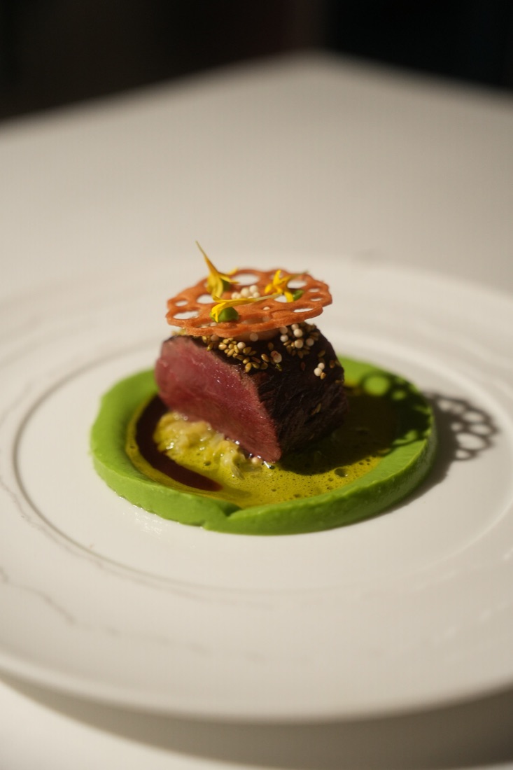 Assiette de la cuisine étoilée — au gré de la saison et du marché