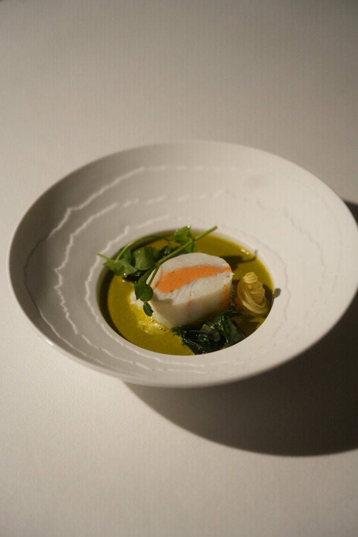 Plat de saison de la cuisine étoilée, région des trois frontières